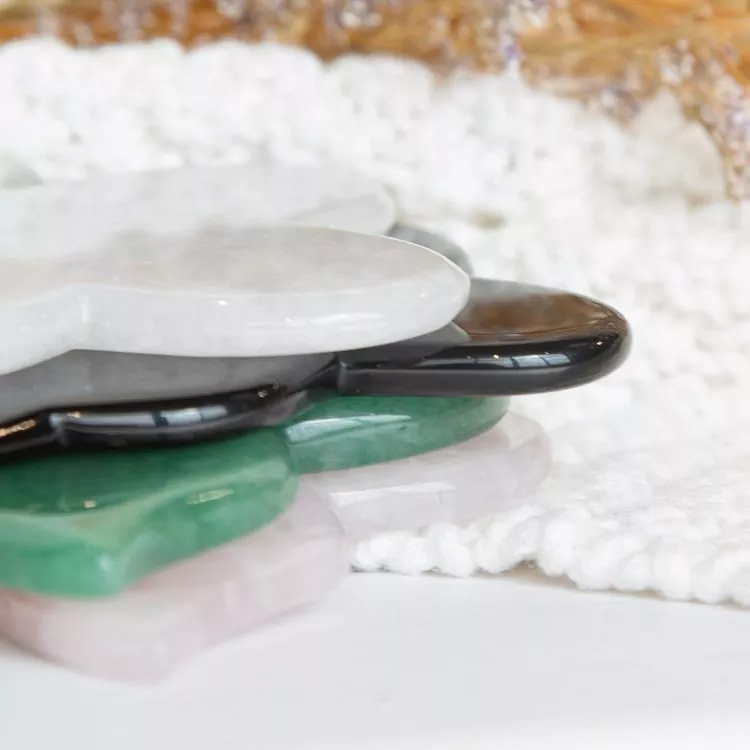 Prečo sa súpravy Jade Roller Gua Sha stávajú základom starostlivosti o pleť pre každého