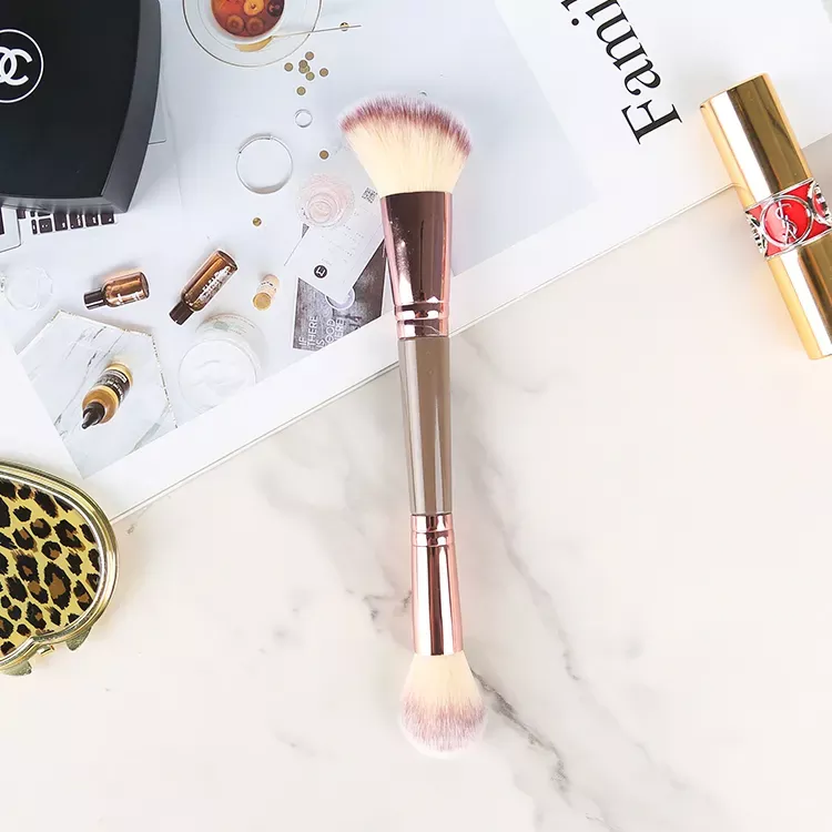 Blush Single Makeup Brush